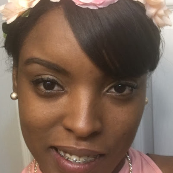 Profile Picture of Fenitrieus (@notarybentonf) on Poshmark