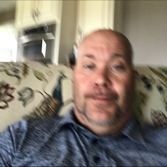 Profile Picture of Tim Poore (@tlpoore73) on Poshmark