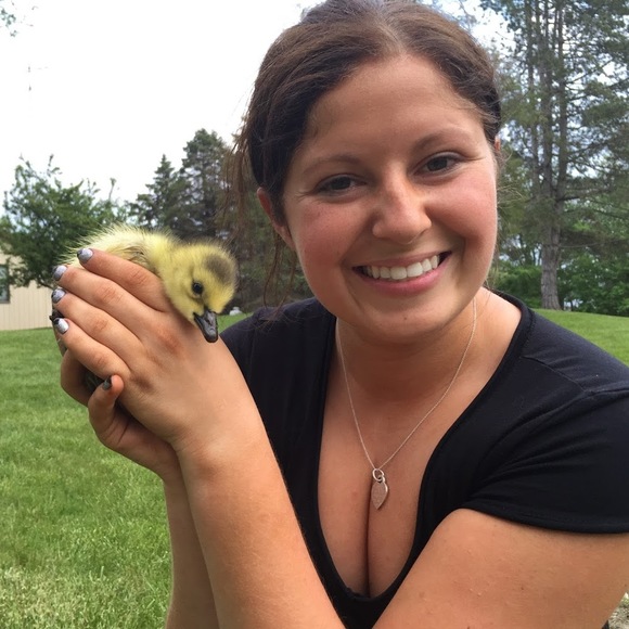 Profile Picture of Kristian Woolace (@kwoolace001) on Poshmark