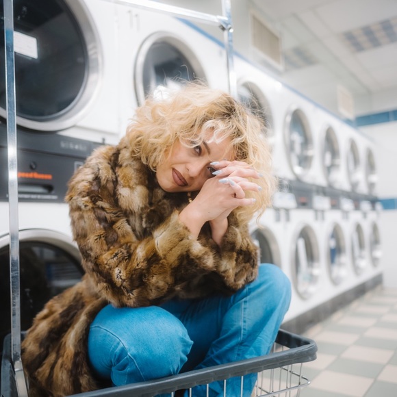 Profile Picture of Jessica Pesce (@fashjesscloset) on Poshmark