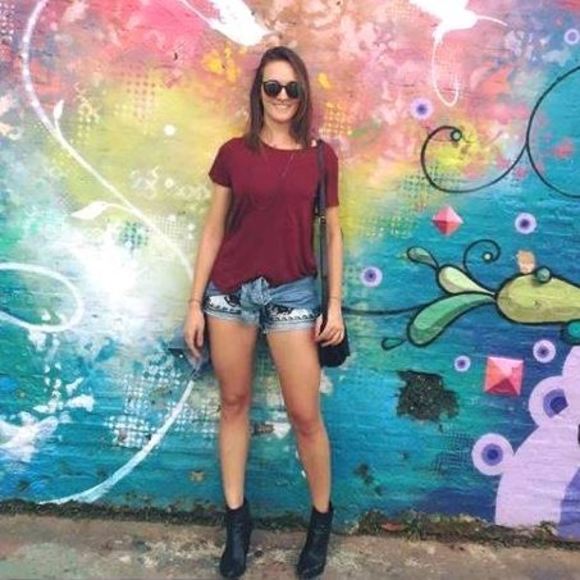 Profile Picture of Monique Campos (@moniquehsc) on Poshmark