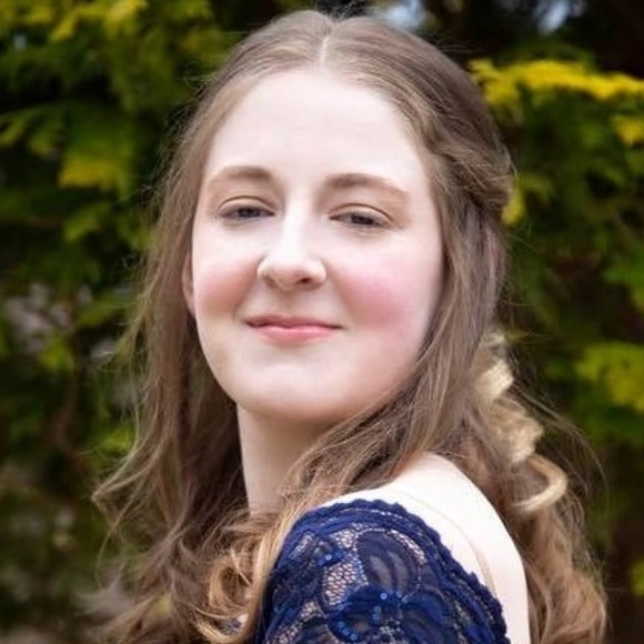 Profile Picture of Jennifer Cronin (@jennifercron698) on Poshmark