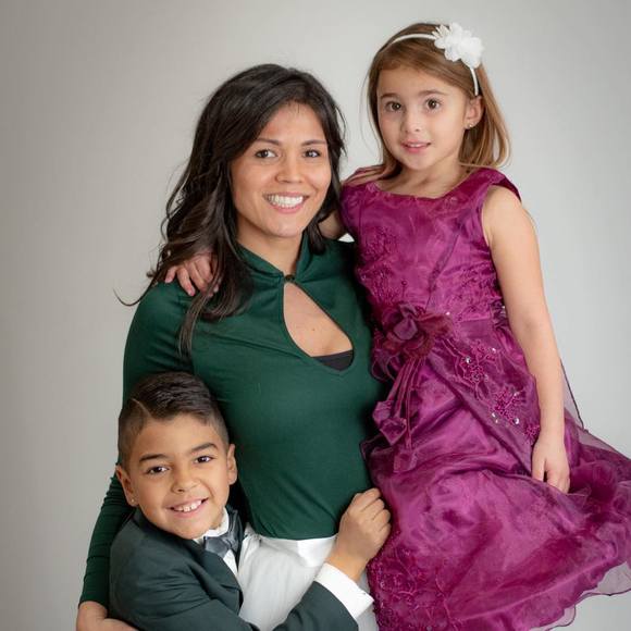 Cynthia Holmquest - Poshmark Profile Picture of Cynthia Holmquest (@c_holmquest) on Poshmark