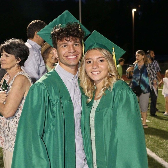 Profile Picture of Julian Ramon (@julianramon2) on Poshmark