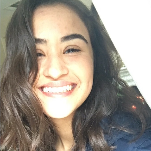 Profile Picture of Alize Kealoha (@alize_kealoha) on Poshmark