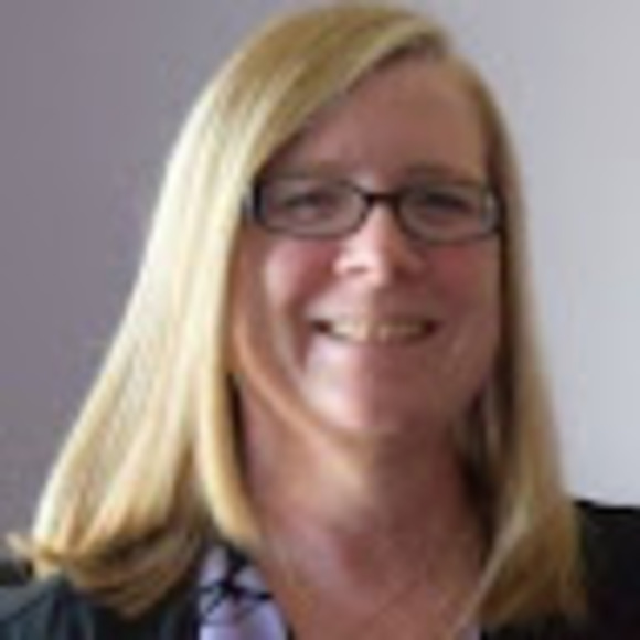 Profile Picture of Michelle Simcox (@michelle3570) on Poshmark