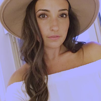 Profile Picture of Caroline Peters (@itscarolpete) on Twitter