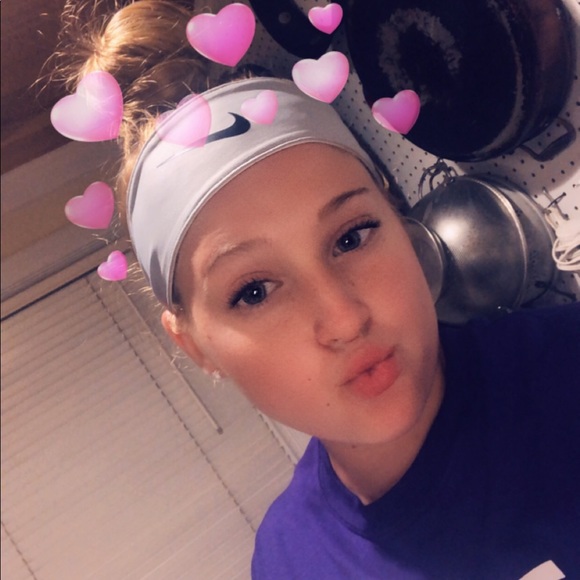 Profile Picture of Julia Maker (@jmaker3556) on Poshmark