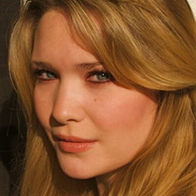 Profile Picture of Sarah J. Maas (@SJMaas) on Twitter