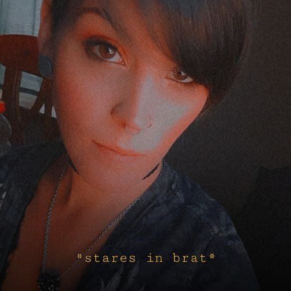 Profile Picture of Kelli Baietto (@kelbaietto) on Poshmark