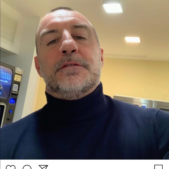 Profile Picture of David Rose (@davidrose1249) on Poshmark