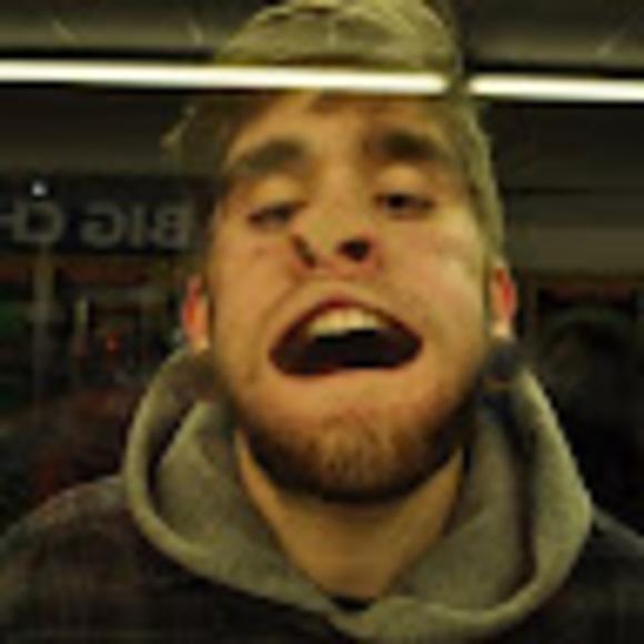 Profile Picture of Karl Arnold (@karnold212) on Poshmark