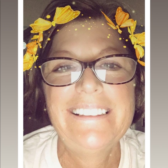 Profile Photo of Kathy Dyer (@kdnurse1961) on Poshmark