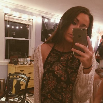 Profile Picture of Mere (@meredithmock) on Twitter