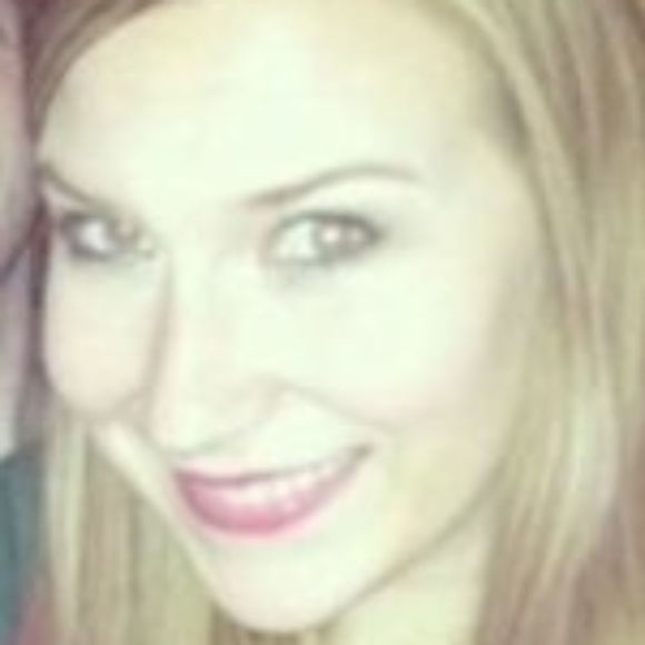 Profile Picture of Sarah Dembkowski (@sarahd1225) on Poshmark