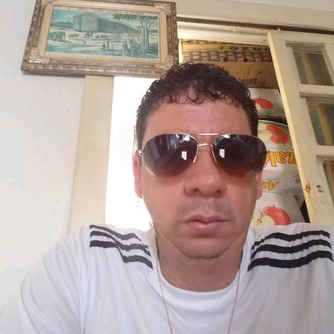 Profile Picture of Alex Moura (@armmoura) on Tiktok