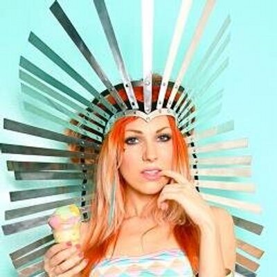 Profile Picture of JaaDe  SonNia  Swift (@JadeSoniaSwift) on Twitter
