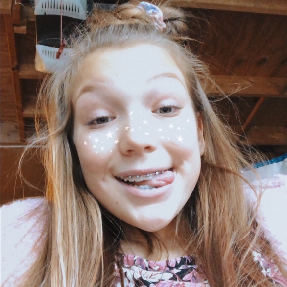 Profile Picture of Abby Delfavero (@abbydelfavero) on Poshmark