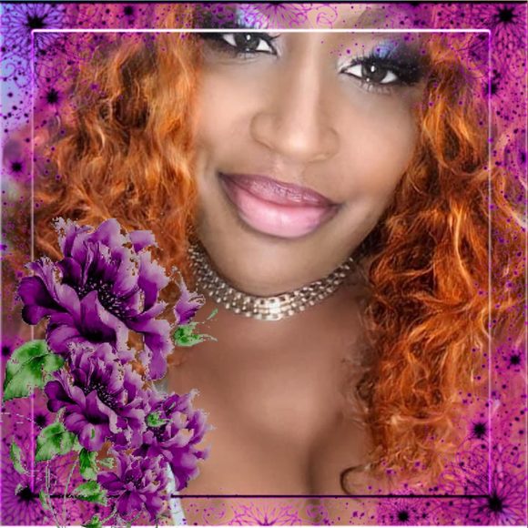 Profile Picture of Mia Scott (@miajohnson73) on Poshmark