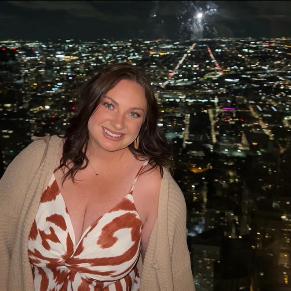 Profile Picture of Rachel Sterkowitz (@rsterkowitz) on Poshmark