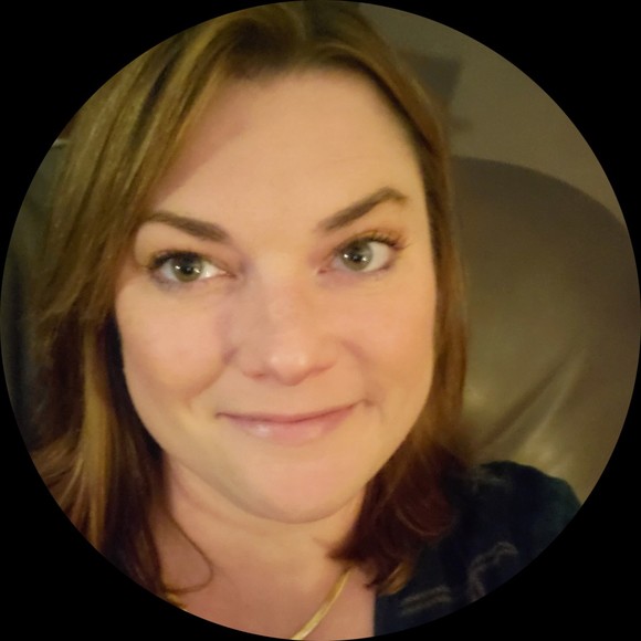 Profile Picture of Colleen Torma (@colleentorma) on Poshmark