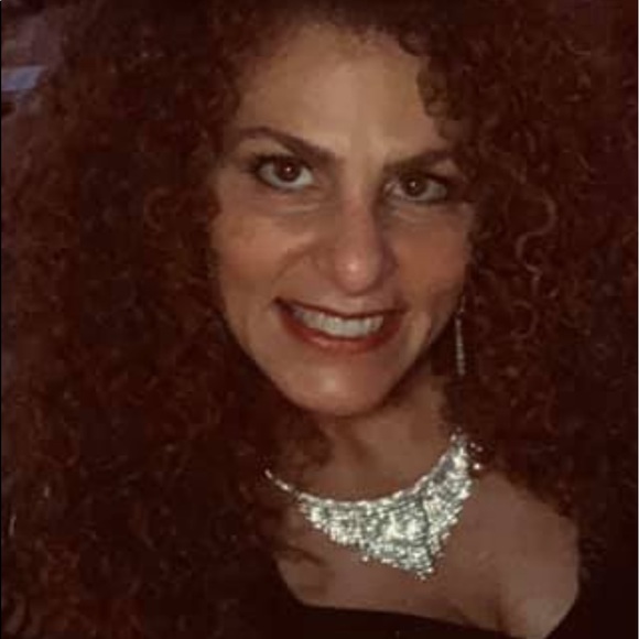 Profile Picture of Paula Losquadro (@perfect4ustyles) on Poshmark