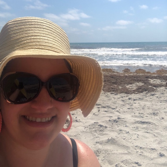 Angi Hidecker - Poshmark Profile Picture of Angi Hidecker (@angijoy) on Poshmark