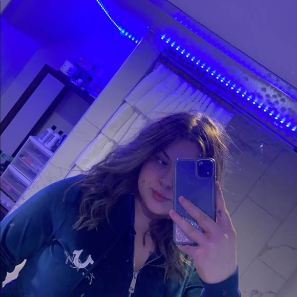 Profile Picture of Ruby Laws (@rubylaws) on Poshmark