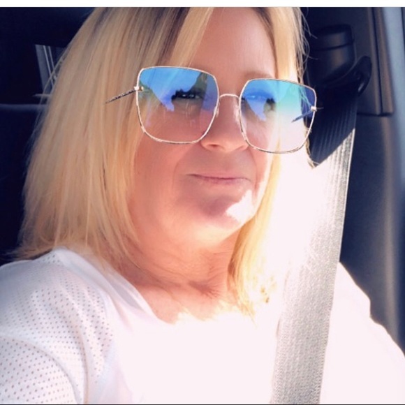 Profile Picture of Sandy Kirby o'brien (@obriensandy1) on Poshmark