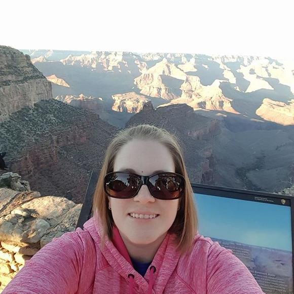 Profile Picture of Sarah Bavdas (@sarahblue84) on Poshmark