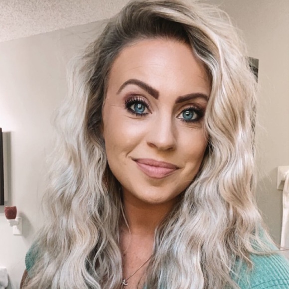 Profile Picture of Kristin Chesser (@kchesser821) on Poshmark