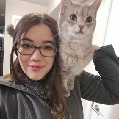 Profile Picture of Kelly Weber (@hill0kelly) on Twitter