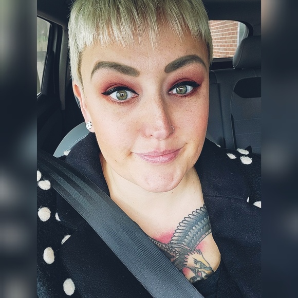 Profile Picture of Christine Kozloski (@ladycute84) on Poshmark