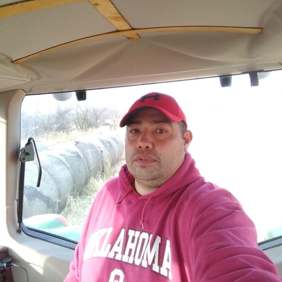 Profile Picture of Edwin Thornton (@thornted) on Poshmark