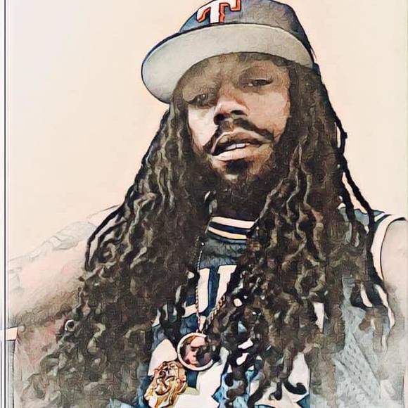 Profile Picture of Martin Miles (@martin_miles) on Poshmark