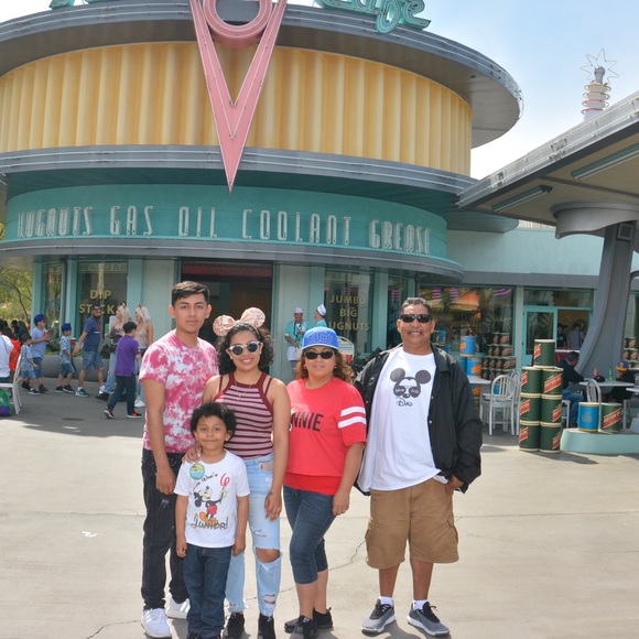 Profile Picture of Nora Mota (@noramartha_74) on Poshmark