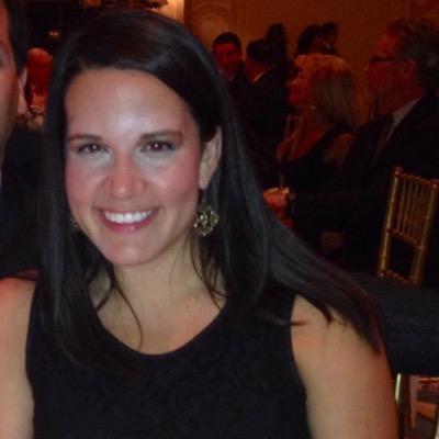 Profile Picture of Julia Longoria (@jnlongoria) on Twitter