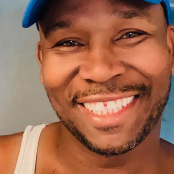 Profile Picture of Greyman Grey (@yagreyman) on Poshmark