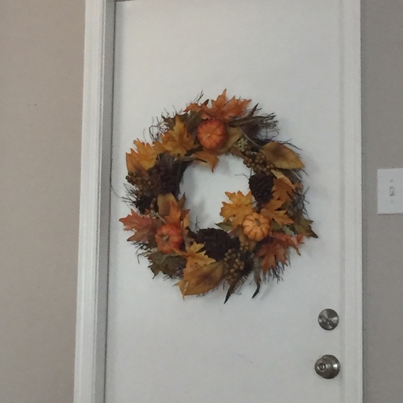 Profile Picture of Lindsey Canuso (@lindseysmi) on Poshmark