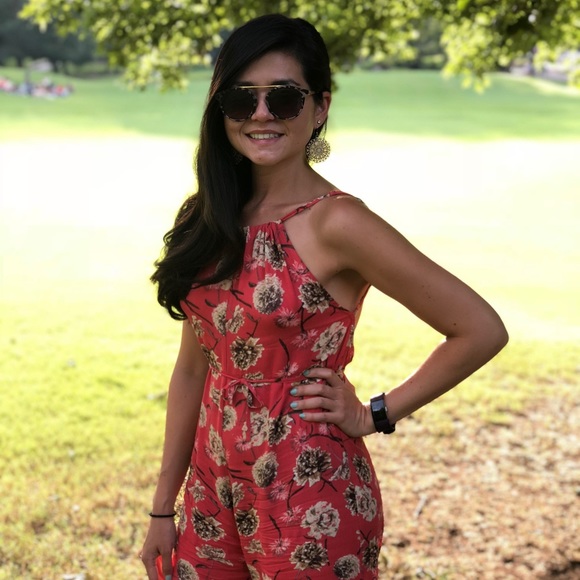 Profile Picture of Crystal Randles (@crystalkim19) on Poshmark