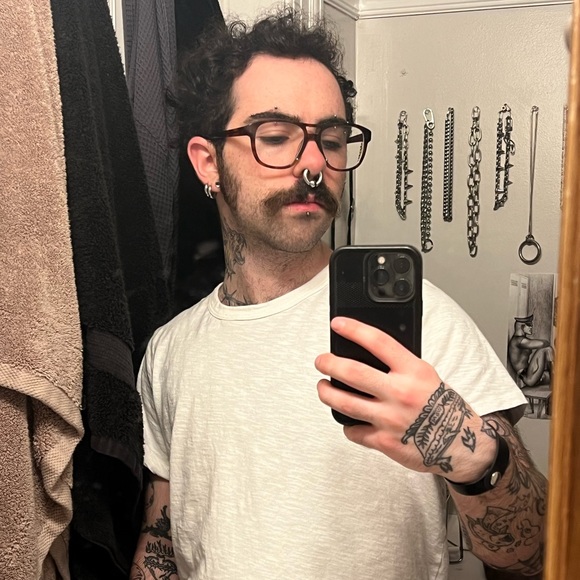 Profile Picture of Ray Swartz (@ray_swartz) on Poshmark