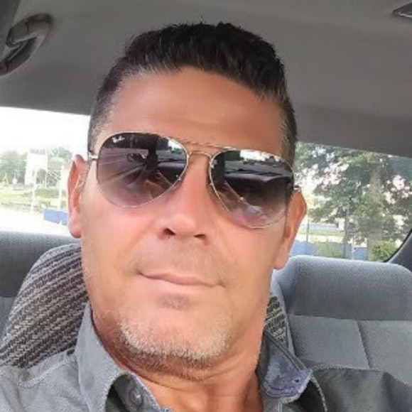 Profile Picture of Michael Benton (@mhb3939) on Poshmark