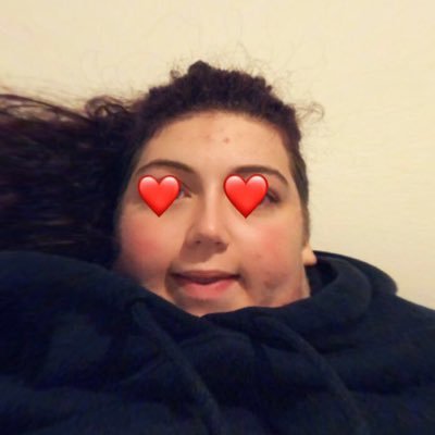 Profile Picture of Caroline Piotrowski (@w0wcar0line) on Twitter