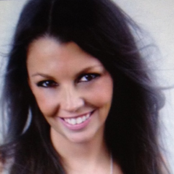 Profile Picture of Chrissy Palmer (@cpnjlkw) on Poshmark