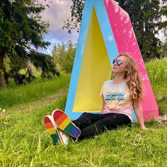 Profile Picture of Julia Borden (@juliajborden) on Poshmark