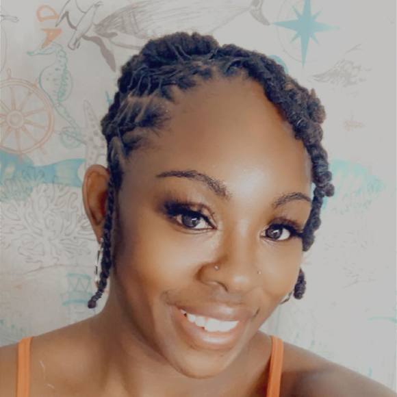 Profile Picture of Jeanetta Glasper (@khloeo12) on Poshmark