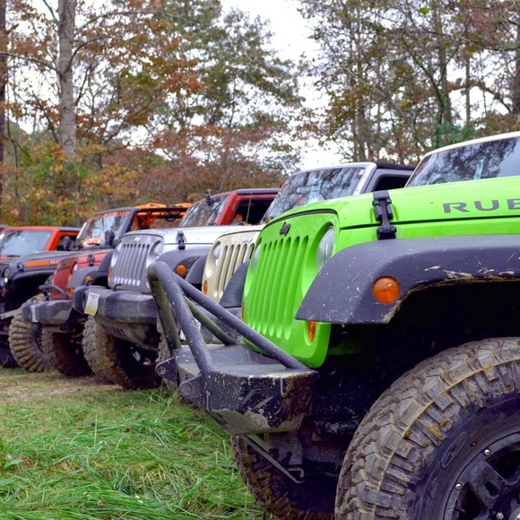 Profile Picture of Bear Gorney (@beargorney) on Poshmark