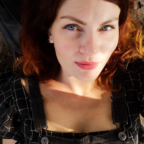 Profile Picture of Laure Moullé (@lauremtl) on Poshmark