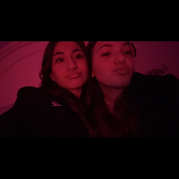 Profile Picture of Amelia Fatigate (@melia2167) on Poshmark