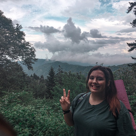 Profile Picture of Alyssa Bartelak (@alyssa_bartelak) on Poshmark